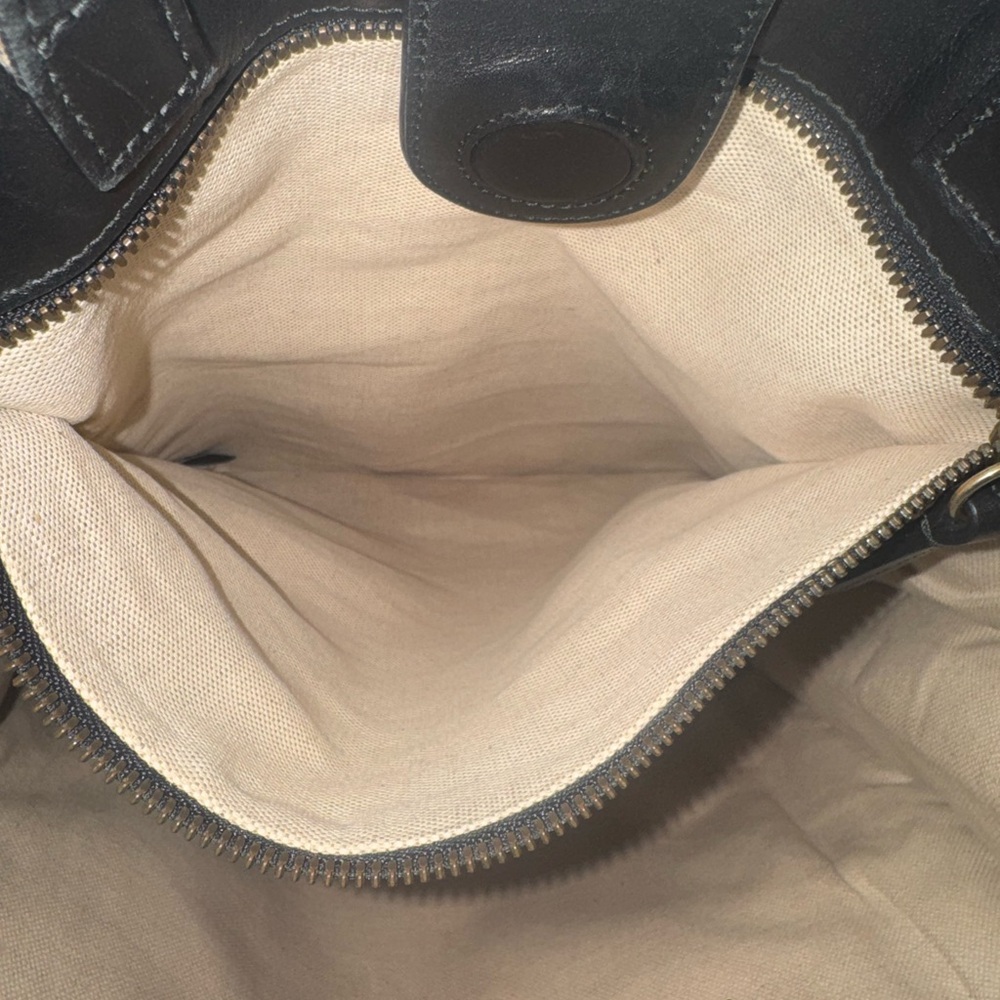 Gucci Beige Bee Print Tote Bag - Blind for Love - Picture 7 of 14